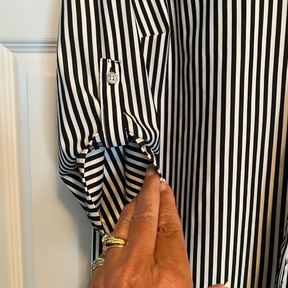 Beautiful button front dress - Picture 14 of 15